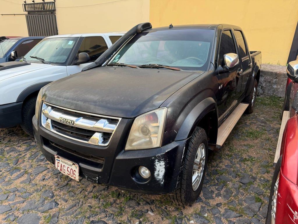 Camioneta Isuzu en Asunción