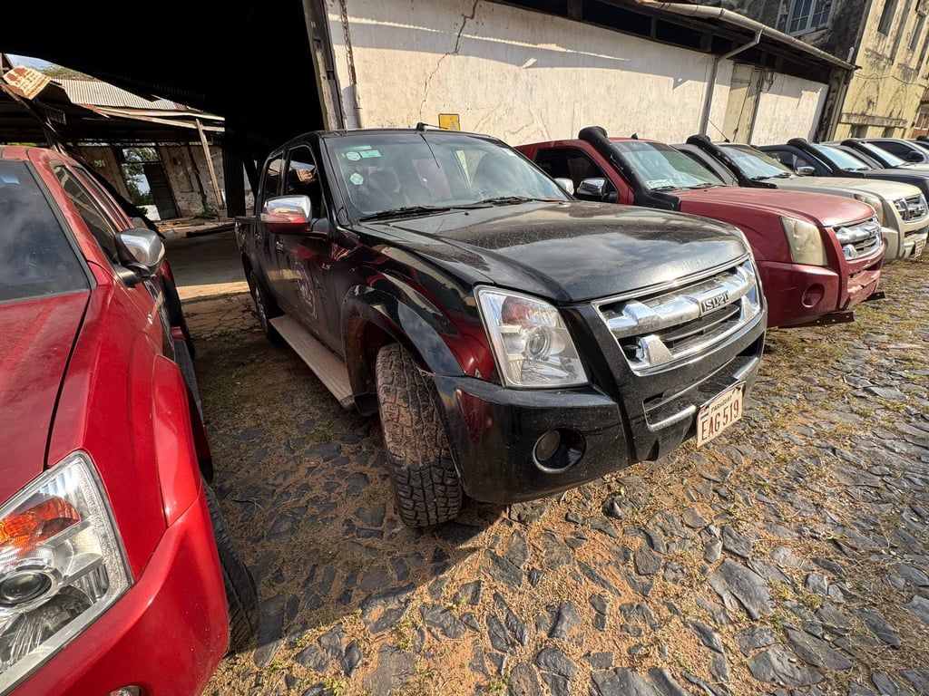Auto Isuzu en Asunción